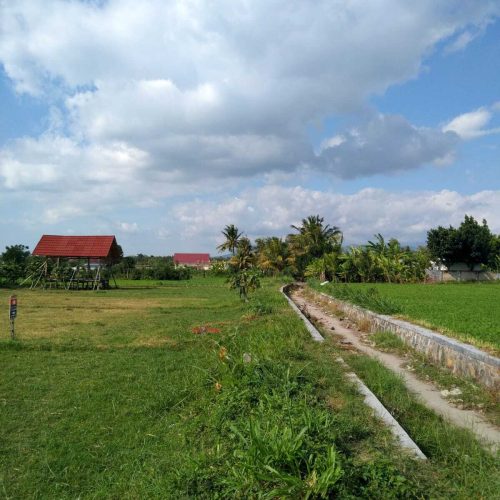 RARE FREEHOLD 2.5 ARE LAND BEACHFRONT LAND IN LOMBOK