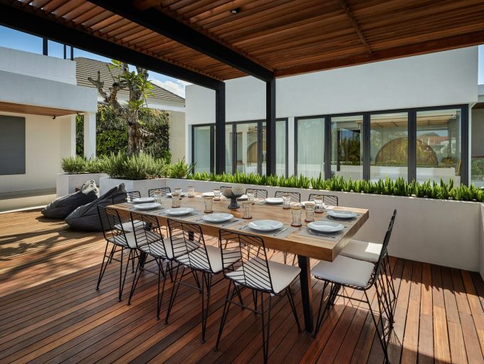 009-Villa-Nini-Elly-Alfresco-dining-by-the-terrace-1.jpg