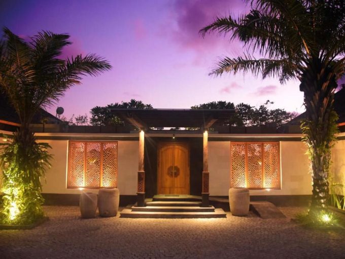 020 - The Shanti Residence - Entrance at Dusk