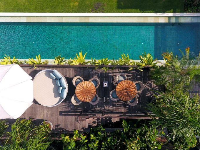 030 Noku Beach House - Pool overview
