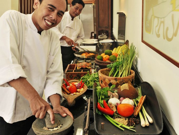 11-Villa Oost Indies - Private chef at work