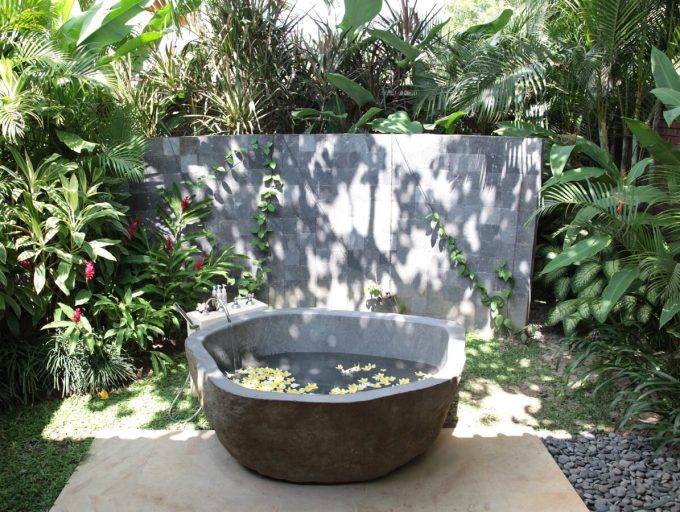 11. Villa Amy - Subak bedroom ensuite