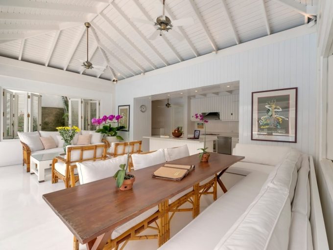 11. Villa Lulito - Kitchen and dining space