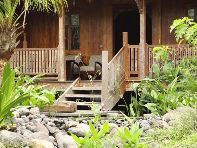 11. Villa Radha - The villa and pond