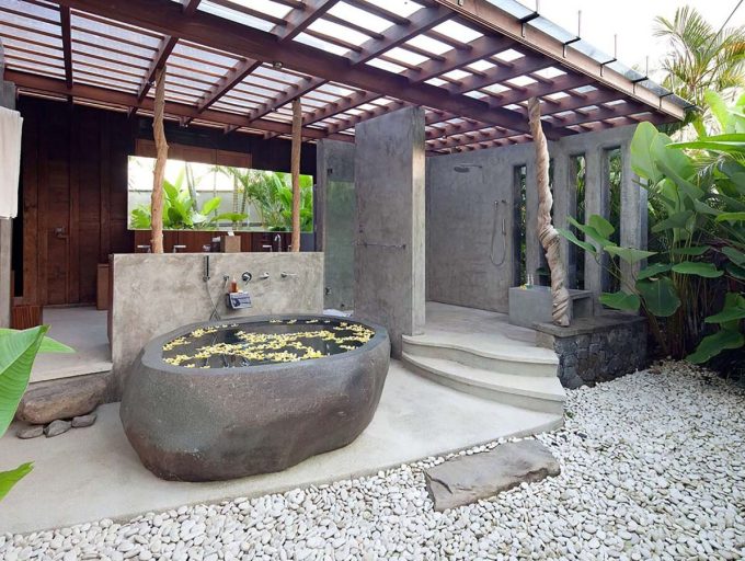 13. Villa Radha - Ensuite bathroom