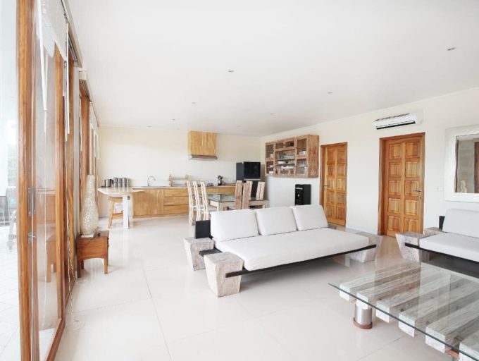 19c8b37d-7eff-441c-8a91-3a5dc2850340