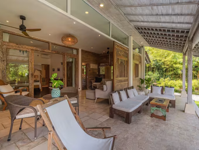 1ST FLOOR PATIO