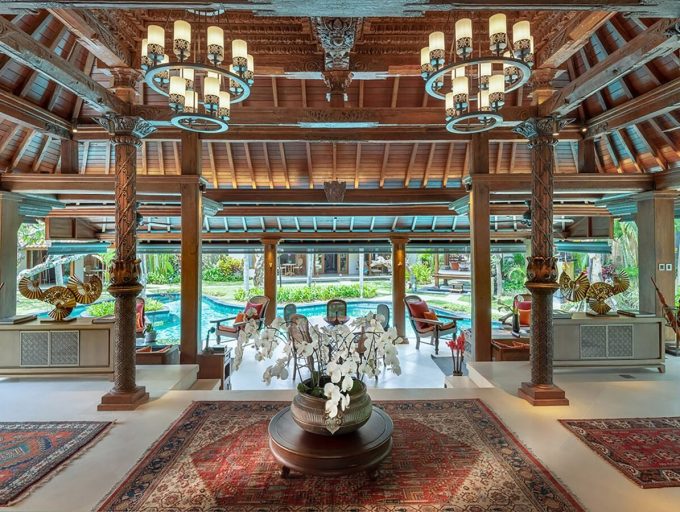2. Des Indes I - Beautiful setting