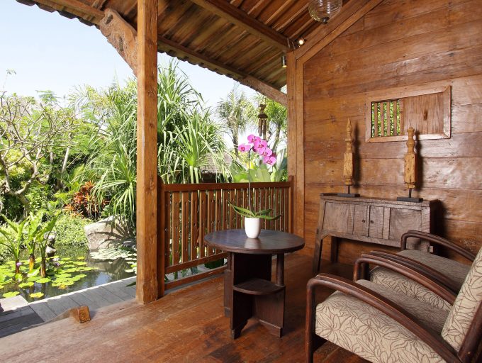 21. Villa Radha - Porch seating