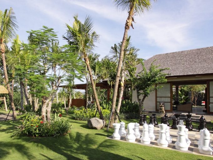 23. Villa Sarasvati - Garden and chess