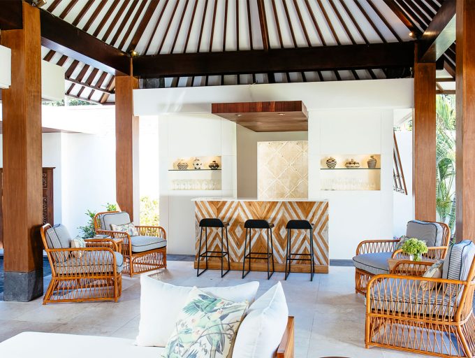 25. Villa Simona Oasis - Living area with bar