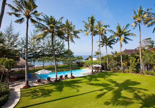 3.-Puri-Nirwana-Lawn-and-pool.jpg