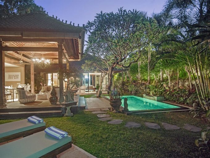 3. Villa Avalon Guest House - Pool and garden
