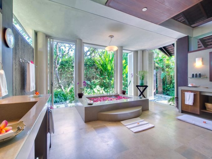 34. Samadhana - Master bathroom