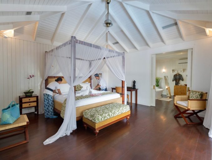 5. Villa Lulito - Master bed being made