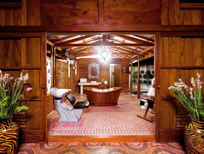 9.-Puri-Nirwana-Antique-spa-bathroom-1.jpg