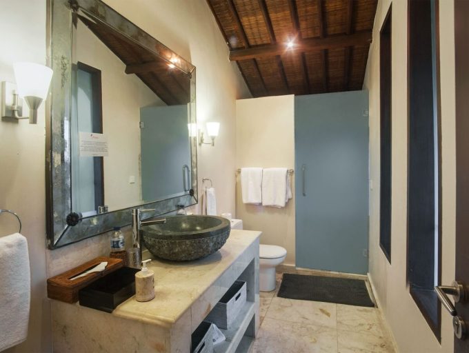 9. Villa Avalon Guest House - Guest suite two ensuite