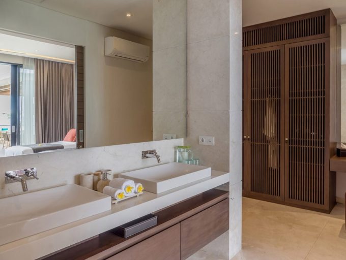 Grand Cliff Nusa Dua - Double sink vanity
