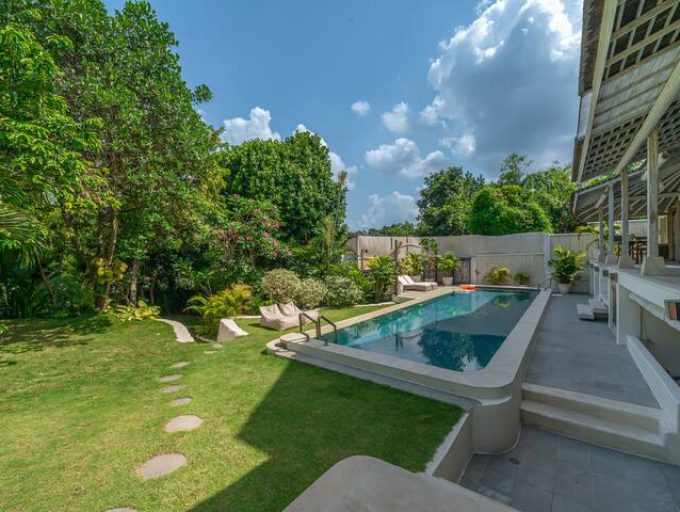 POOL GARDEN