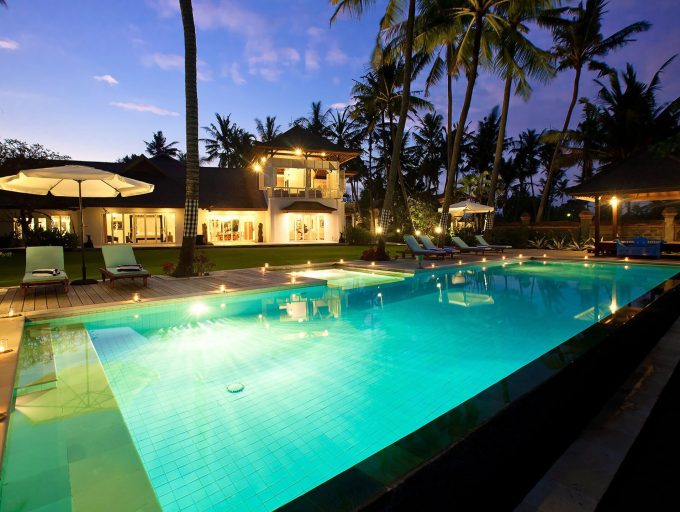 Puri-Nirwana-Pool-view-at-night-2.jpg