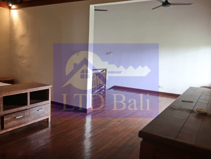 Villa Blond (11) (Medium)