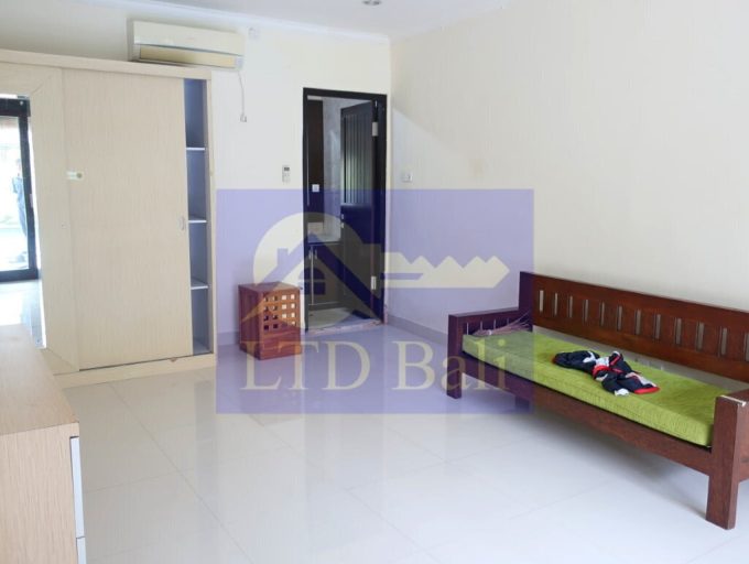 Villa Blond (6) (Medium)