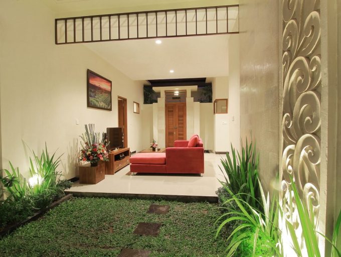 Villa Kaca (4)