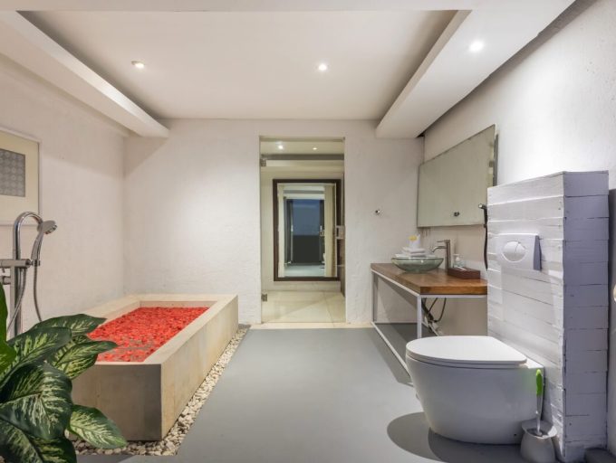 Villa Yasa Bathroom1-7244