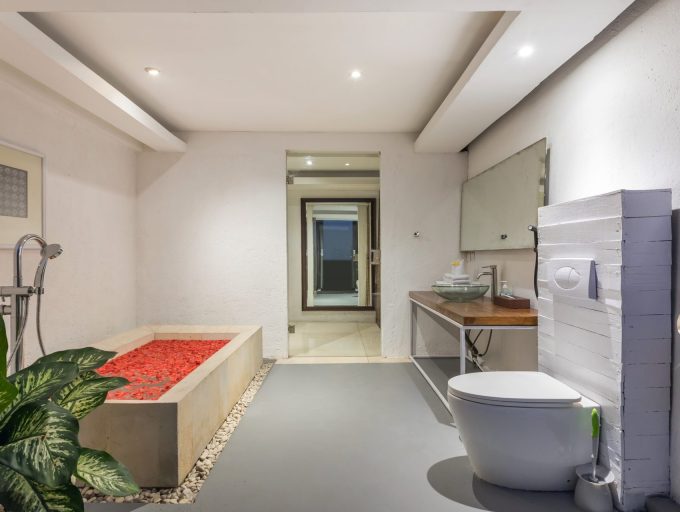 Villa Yasa Bathroom1-7244