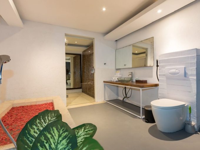 Villa Yasa Bathroom1-7254