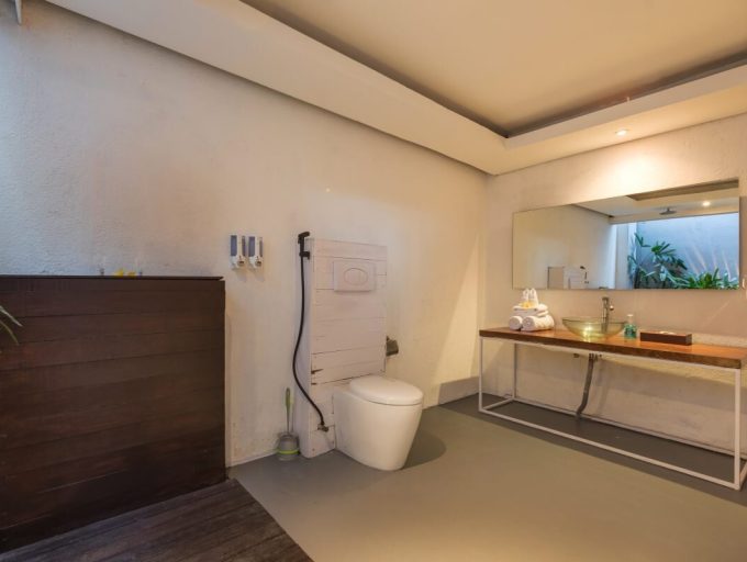 Villa Yasa Bathroom2-7138