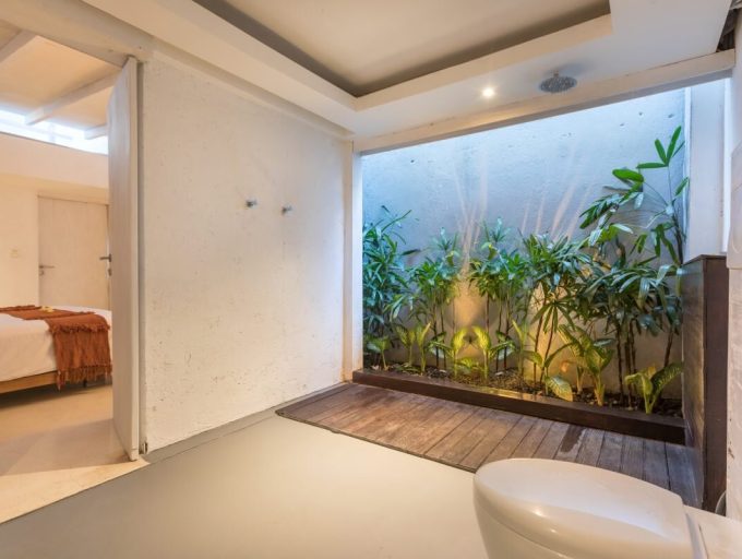 Villa Yasa Bathroom2-7139